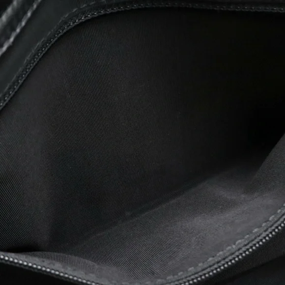 Chanel Black Soft Bullskin Quilted Leather Tote Bag - Picture 7 of 9